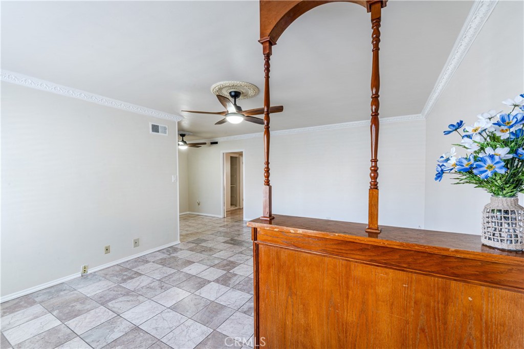 100 Cerritos Avenue 7