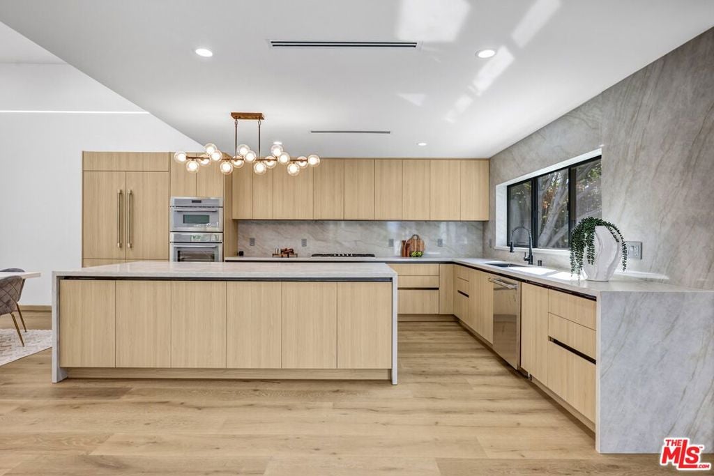 11404 Biona Drive