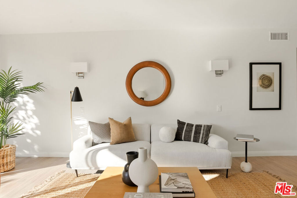 1351 N Crescent Heights Boulevard 113