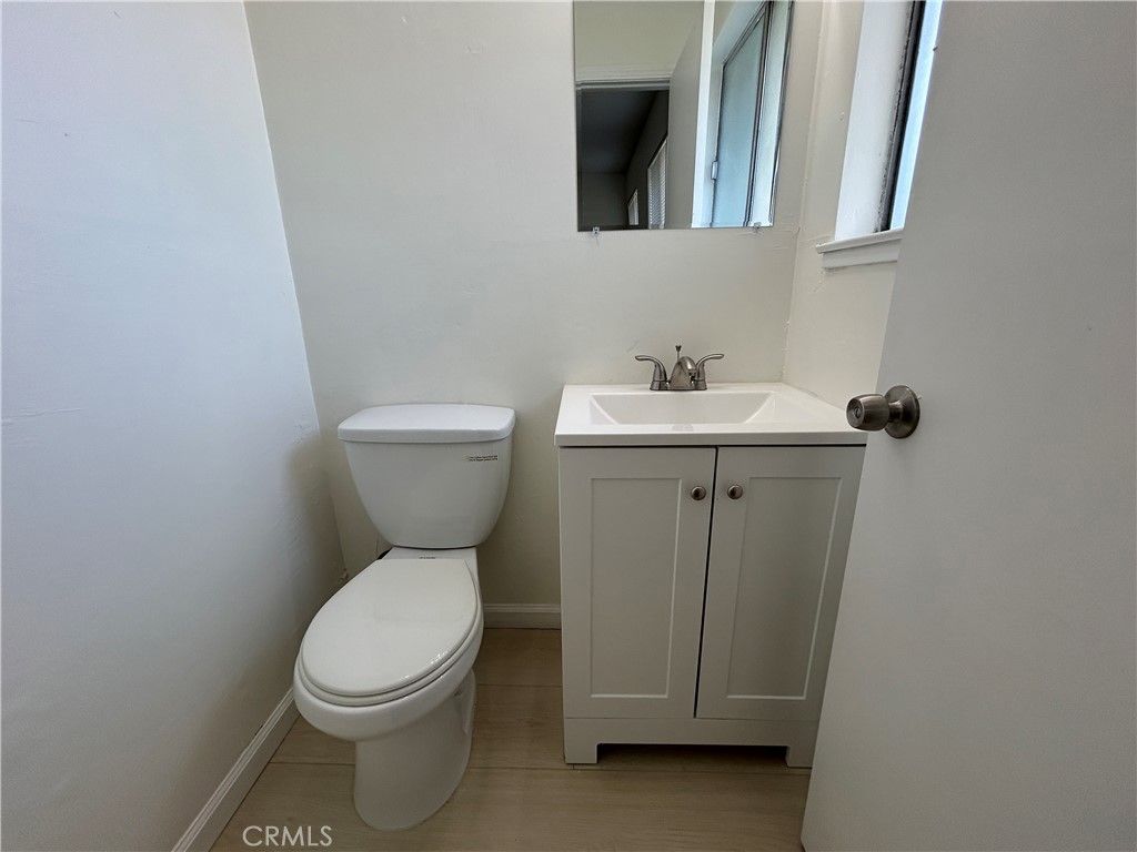 listing image 130720466173923260202
