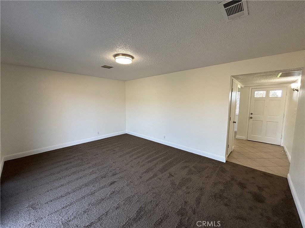 listing image 130721938993452896354