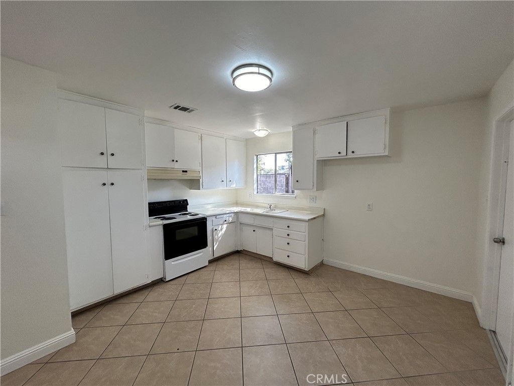 listing image 130728057848646438891