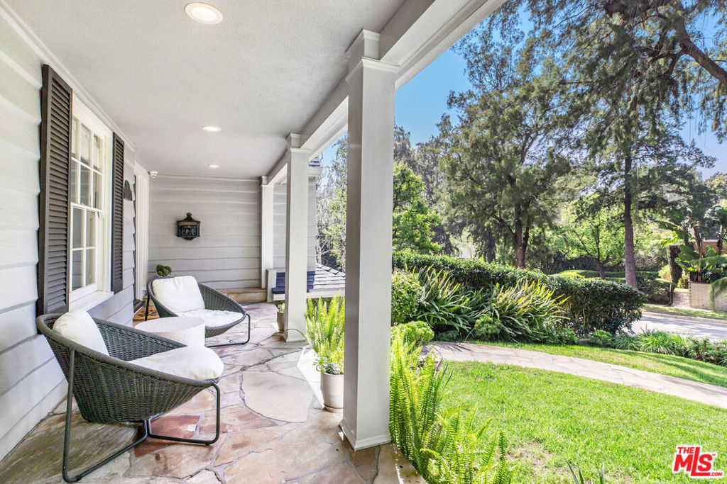 10570 Lindbrook Drive