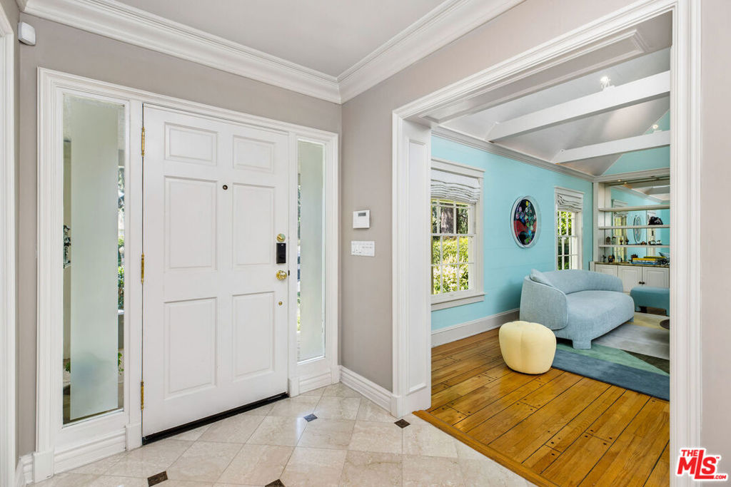 10570 Lindbrook Drive