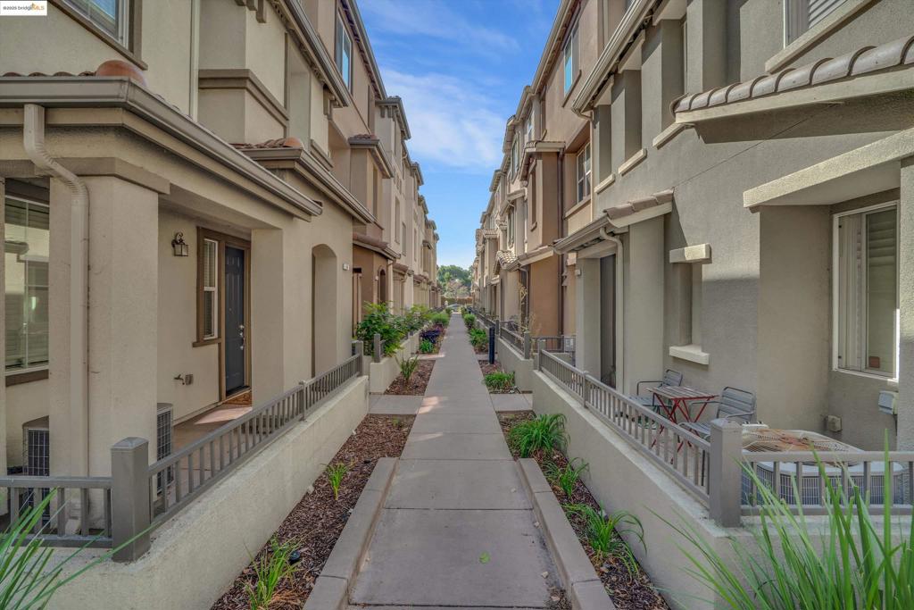 HAYWARD - Residential