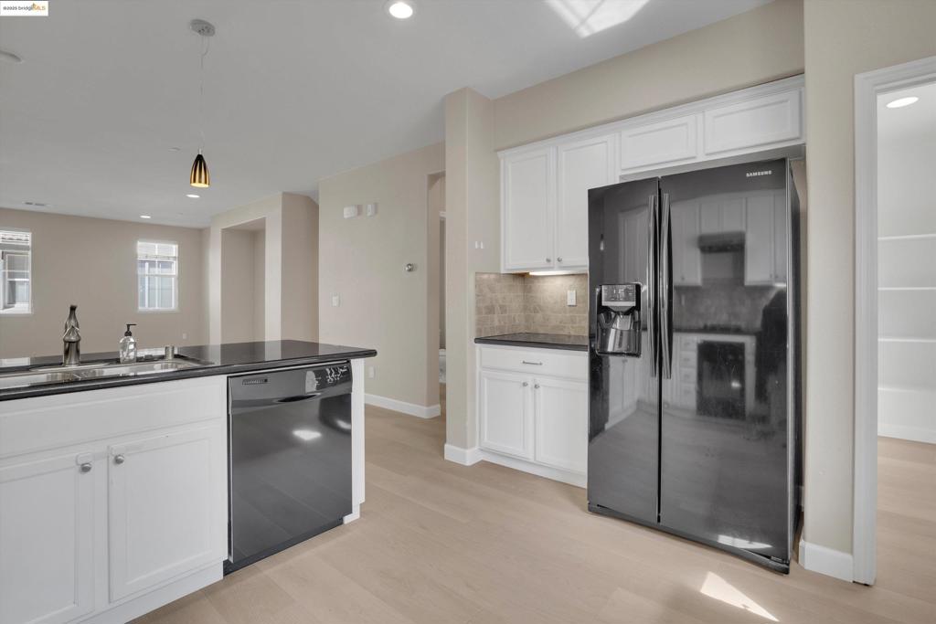 HAYWARD - Residential