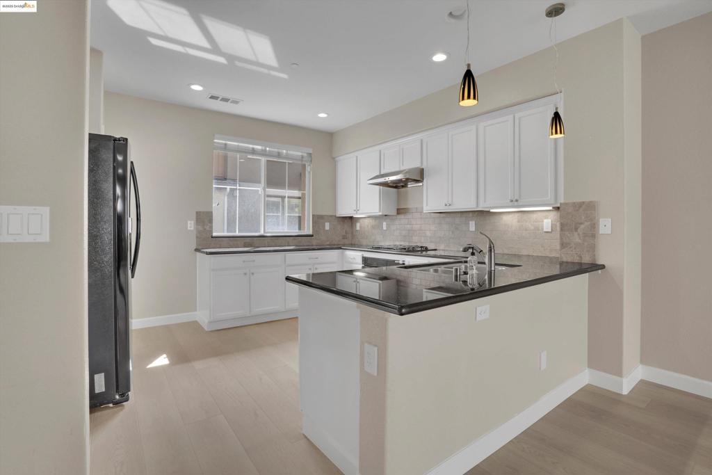 HAYWARD - Residential