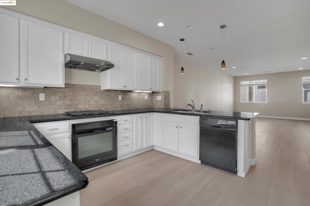 HAYWARD - Residential