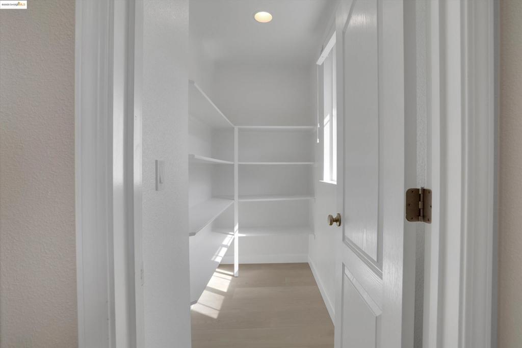 HAYWARD - Residential
