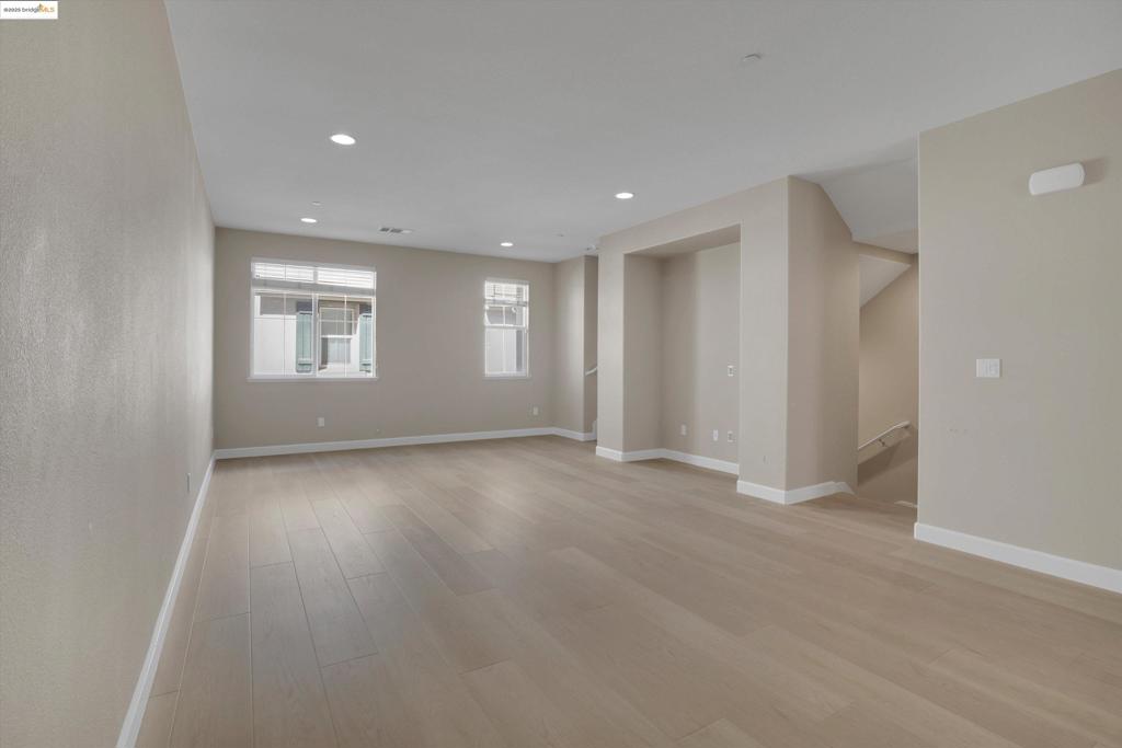 HAYWARD - Residential