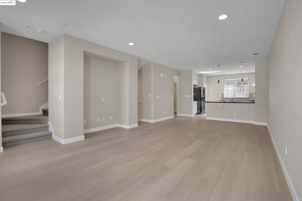 HAYWARD - Residential