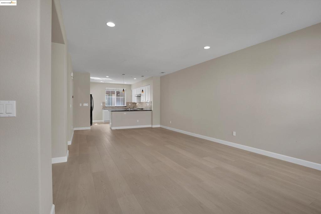 HAYWARD - Residential