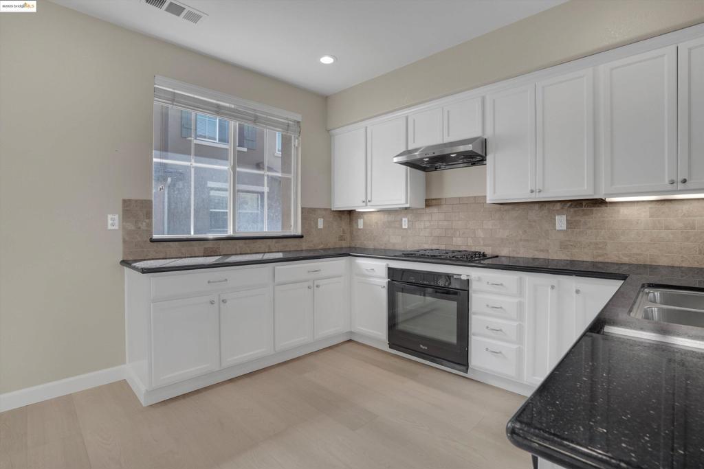 HAYWARD - Residential