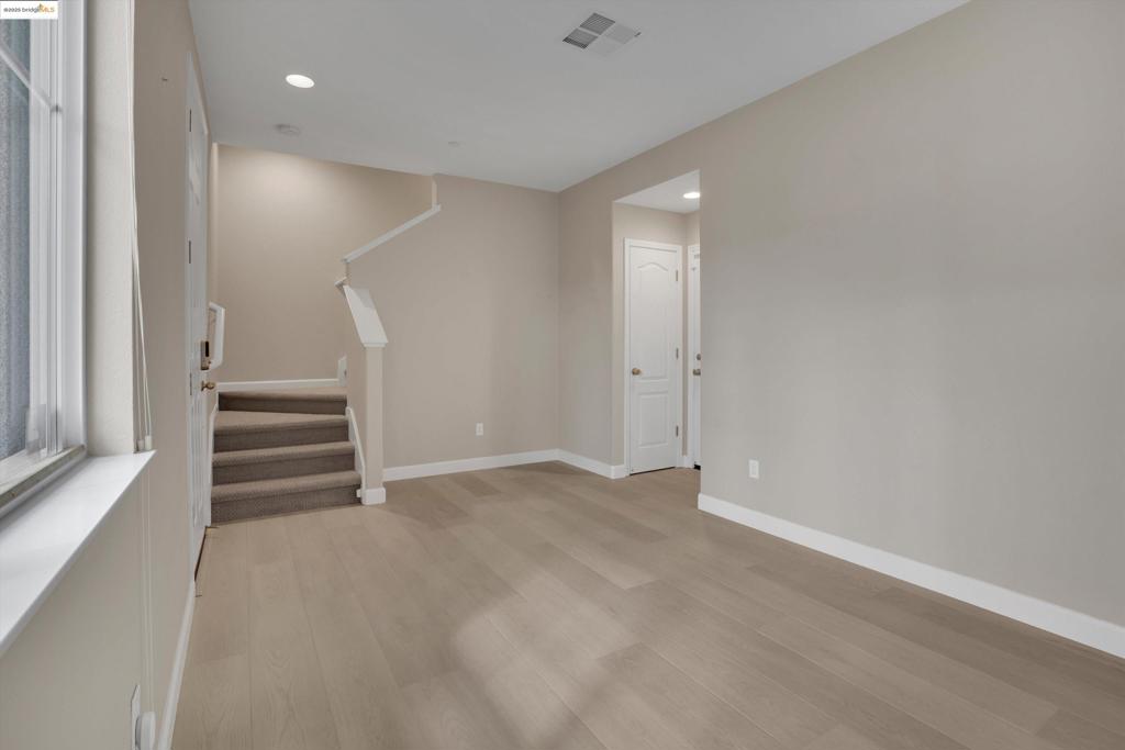 HAYWARD - Residential