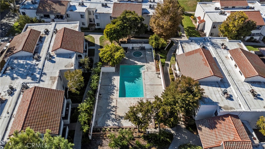 Peachland Condos (PCHC) - Residential