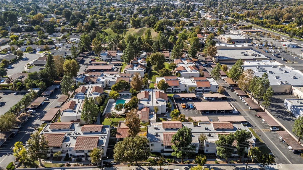 Peachland Condos (PCHC) - Residential