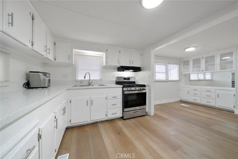 190 Santa Lucia Hemet CA 92543