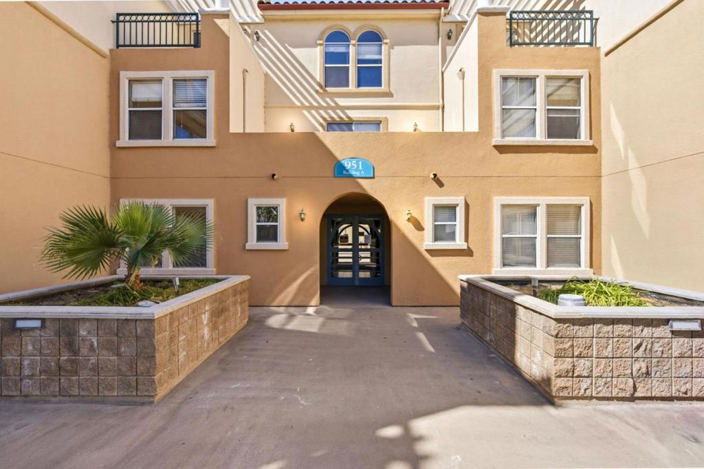 951 S 12th 311