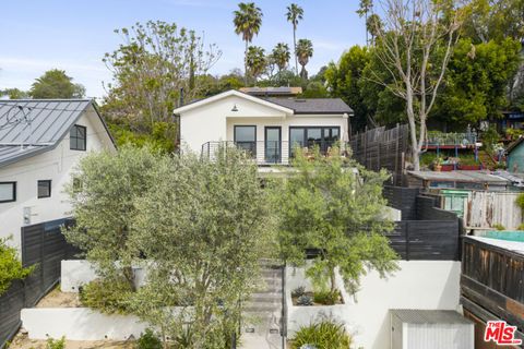 Photo of 3923 Fernwood Avenue, Los Angeles, CA 90027 (MLS # 26663201)