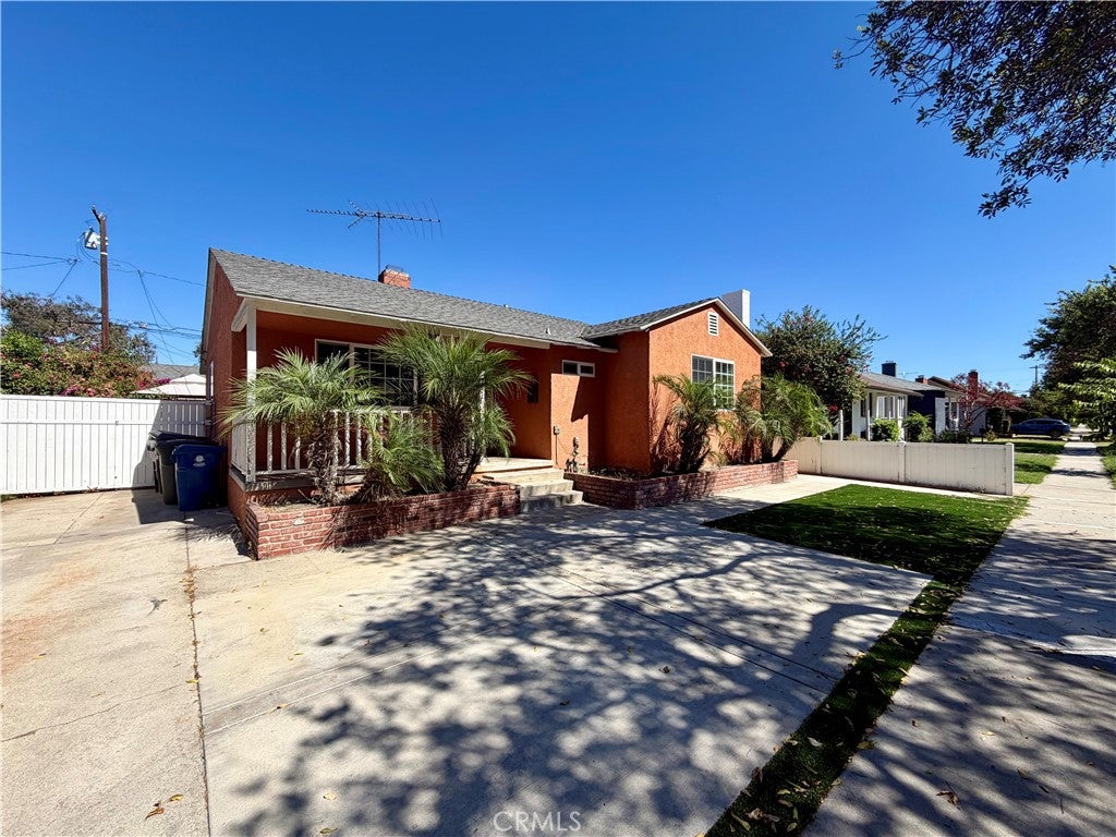6032 Oliva Avenue