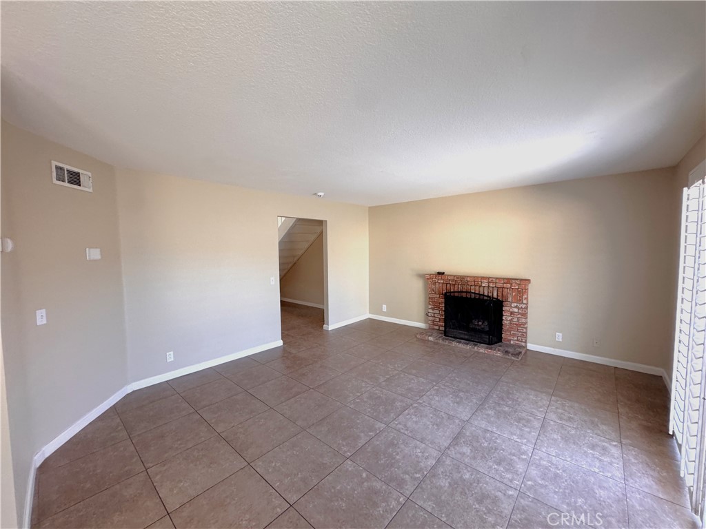 2344 N Teakwood Avenue