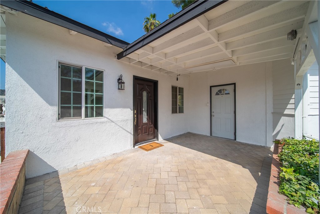 2035 Las Colinas Avenue