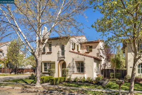 Photo of 2359 Magnolia Bridge Dr Dr, San Ramon, CA 94582 (MLS # 41128052)