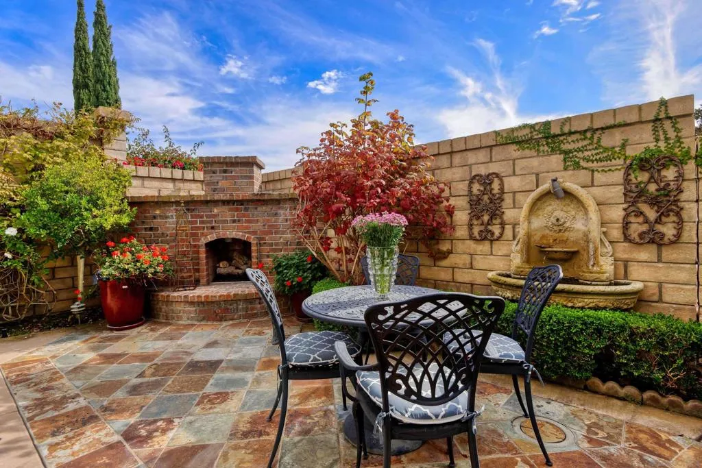 La Jolla, California 92037, United States, 3 Bedrooms Bedrooms, ,3 BathroomsBathrooms,Residential,Active,241030