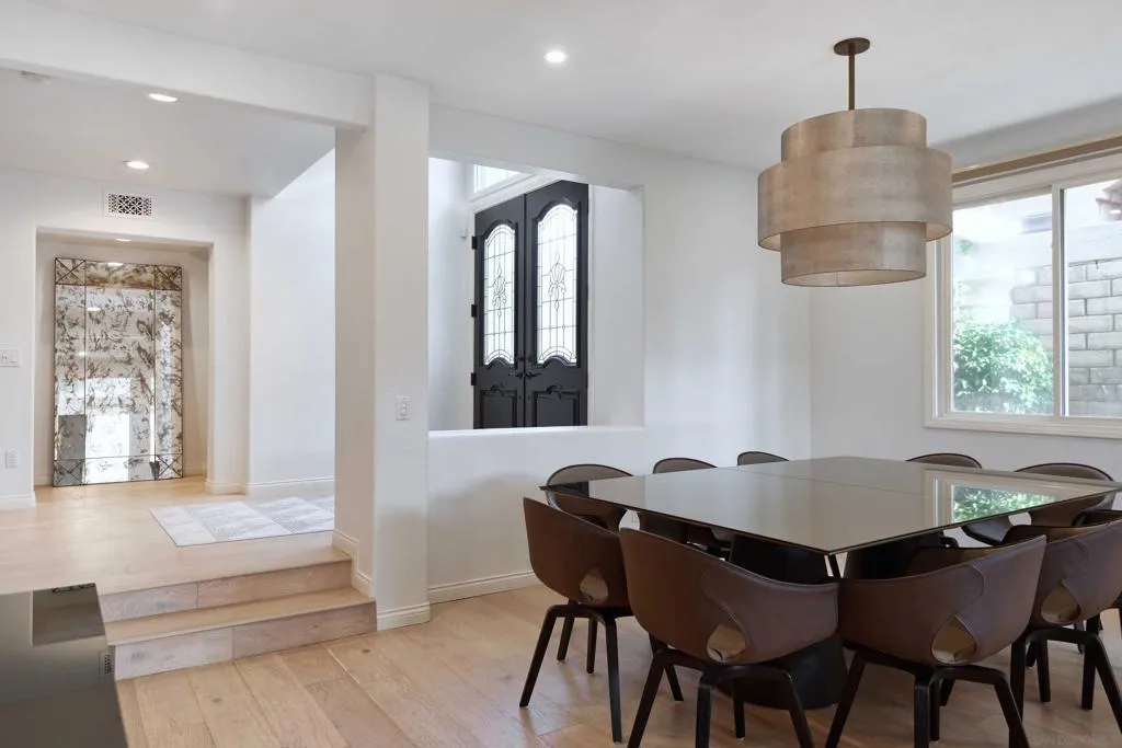 La Jolla, California 92037, United States, 3 Bedrooms Bedrooms, ,3 BathroomsBathrooms,Residential,Active,241030