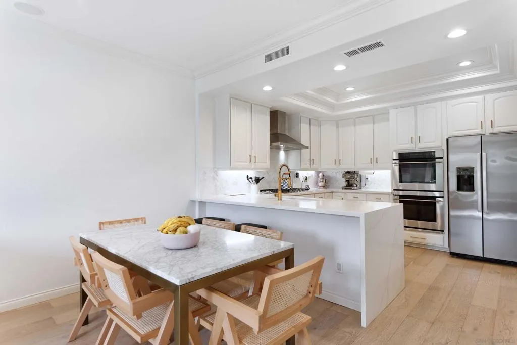 La Jolla, California 92037, United States, 3 Bedrooms Bedrooms, ,3 BathroomsBathrooms,Residential,Active,241030