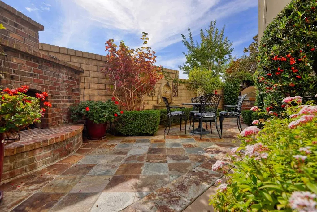 La Jolla, California 92037, United States, 3 Bedrooms Bedrooms, ,3 BathroomsBathrooms,Residential,Active,241030