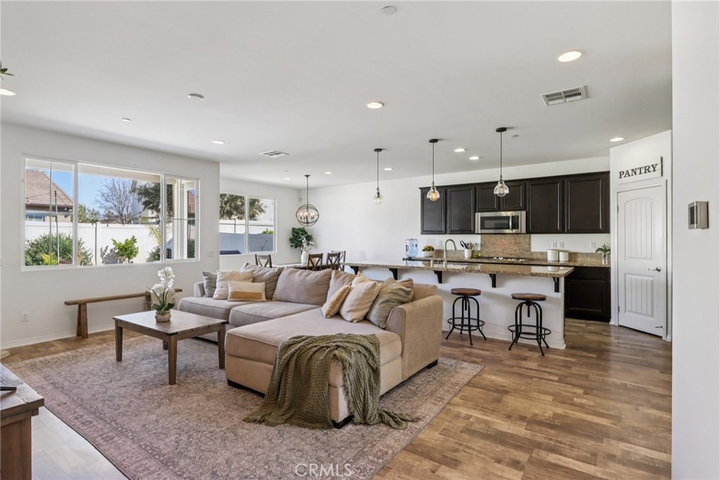 29300 Abelia Glen