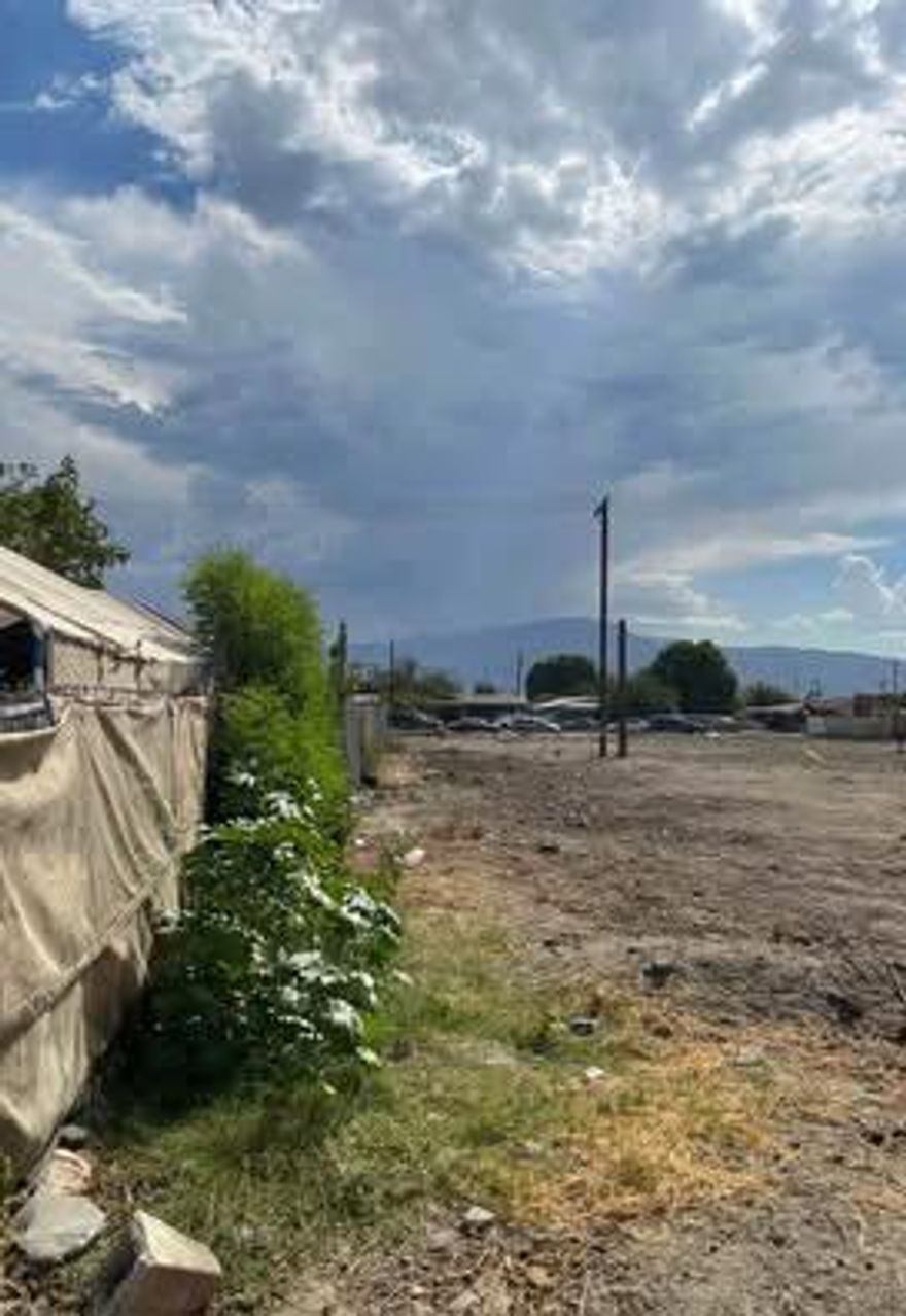 Vacant commercial land spanning 5,662 square feet and close proximity to key amenities. This parcel offers a blank canvas for realizing your business aspirations. Whether you're an investor seeking a promising venture or and entrepreneur envisioning a signature establishment this land will help make those ambitions a reality. Lot next door is also for sale.