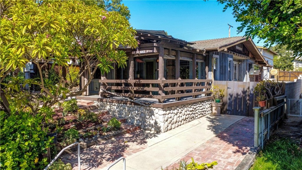 6012 Painter AVE