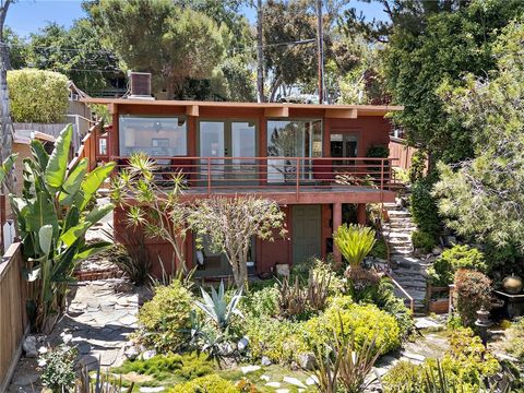 Photo of 28751 Top Of The World Dr, Laguna Beach, CA 92651 (MLS # LG25216826) Photo of 28751 Top Of The World Dr, Laguna Beach, CA 92651 (MLS # LG25216826)