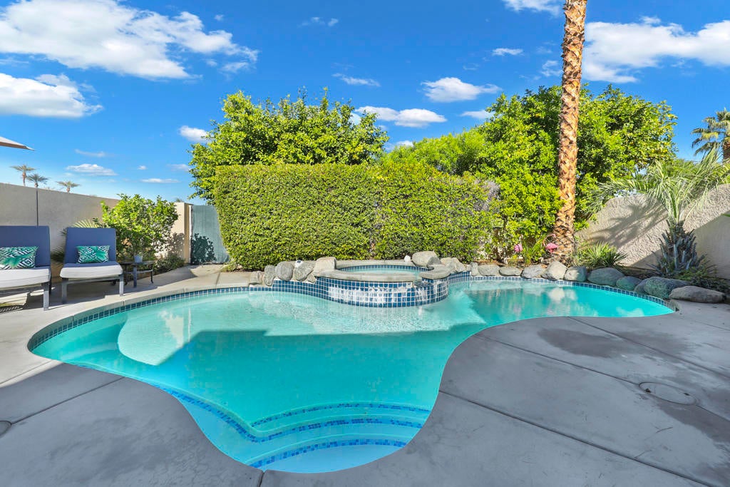 21 Ensenada Lane