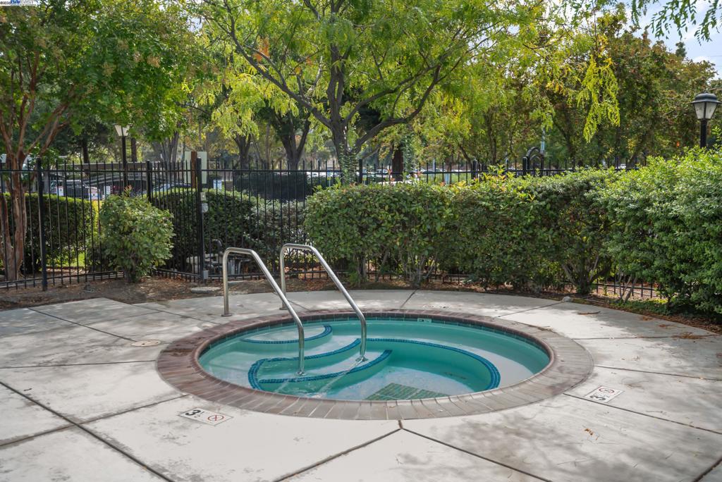 PITTSBURG - Residential