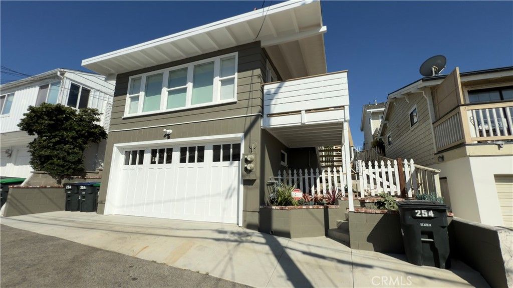Photo of 252 Grandview St #B, Laguna Beach, CA 92651 (MLS # LG25216410)