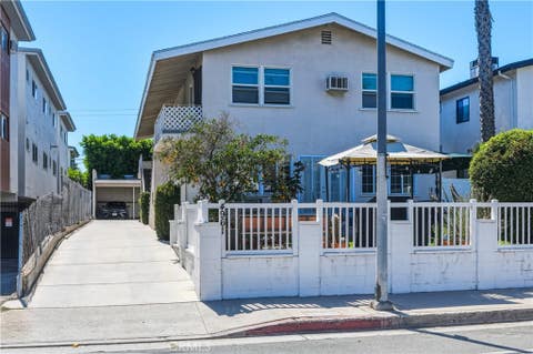 Photo of 4961 Kester Avenue, Sherman Oaks, CA 91403 (MLS # SR26149191)