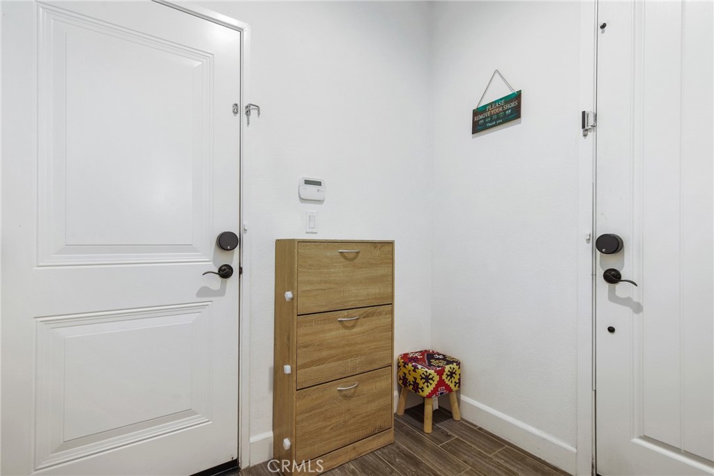 520 S Anaheim Boulevard 1