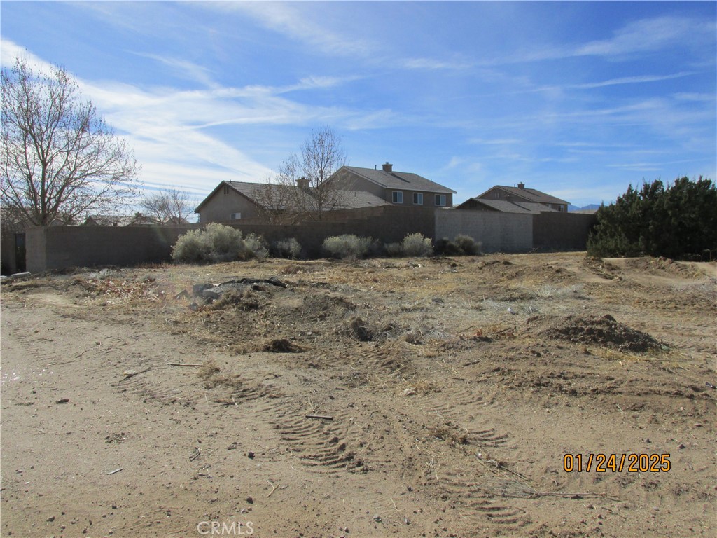 Buyer can build their Dream Home on this property. With all utilities nearby. Incl. sewer in front of property. Location! Location! Location! Newer homes next to and behind lot. Block wall on south side and back of property. Close to the 15 Fwy. Shopping, schools, medical and restaurants all nearby.
Builders! Great part of Hesperia. Zoning Description: R-1 4500 - Single Family Residence Areas within this designation may be developed from one dwelling unit per 0.21 acres to 0.125 acres (minimum 4,000 sq ft lot size to less than 7,0000 sq ft lots) 8 du per acre. Large animals not intended for this designation.
PLEASE verify with city for Development and Zoning.