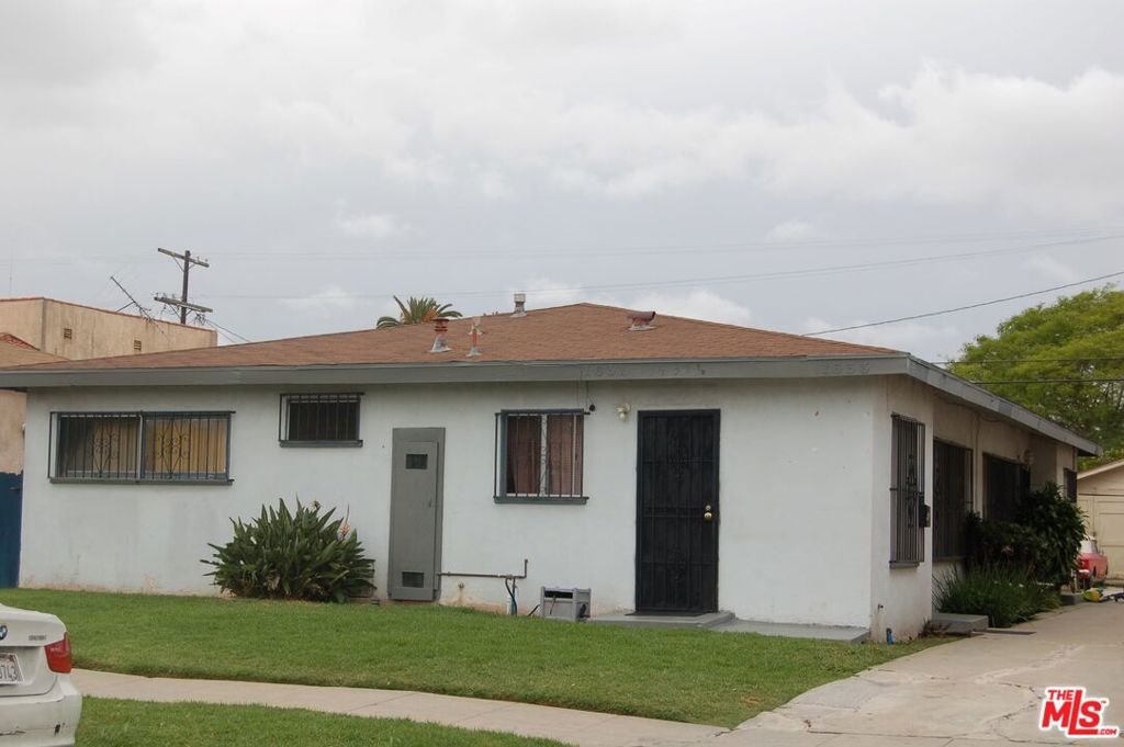 1/2 W 84th Street