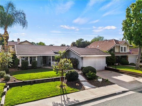 Photo of 25547 Via Impreso, Valencia, CA 91355 (MLS # SR26022753)