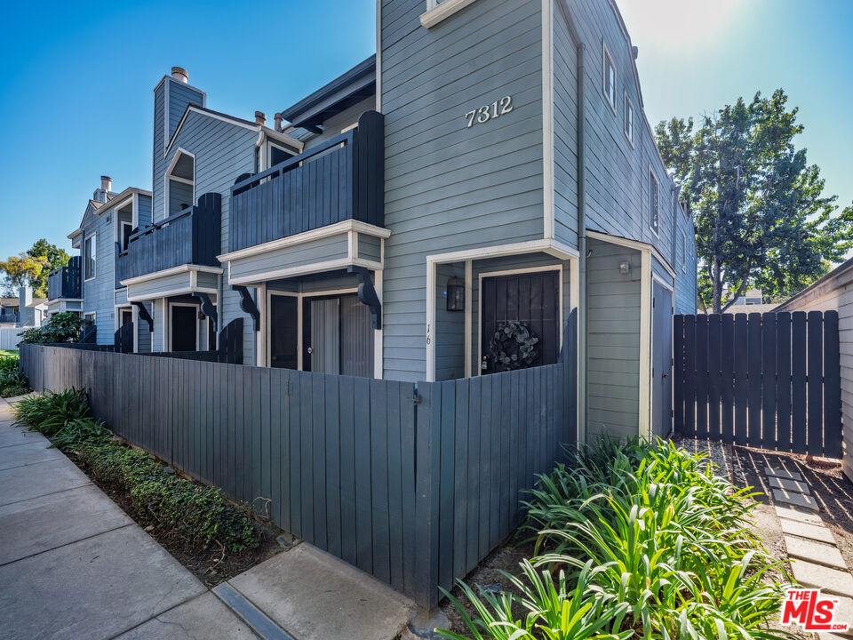 Welcome to Park Meadow Community in Prestigious Downey! 2 Beds, 2 Carport Spaces, FHA Approved. Perfectly situated across from Los Amigos Golf Course, this beautifully maintained townhouse offers the ideal blend of comfort, style, and convenience. Whether you're a first-time buyer, small family, or looking to downsize into a turn-key home, this property is move-in ready and waiting for you! Interior Highlights Spacious living room with a fireplace Large patio, sliding doors leading to the patio. In-unit laundry stackable Washer and Front. Modern Kitchen with Quartz countertops and matching backsplash, Updated cabinets and sink. LG stainless steel refrigerator . Stove and oven Outdoor Living Private patio, perfect for morning coffee or evening relaxation. Community Amenities Resort-style pool and spa, remodeled in Summer 2021 Pool house and lush green spaces for year-round enjoyment Convenience & Location Comes with 2 assigned carport parking spaces FHA-approved community ideal for first-time buyers Minutes from 710 & 105 freeways, offering quick access to shopping, dining, and entertainment Turn-Key and Move-In Ready! Don t miss the opportunity to own this stylish, upgraded townhouse in one of Downey s most sought-after communities. This home is a must-see!