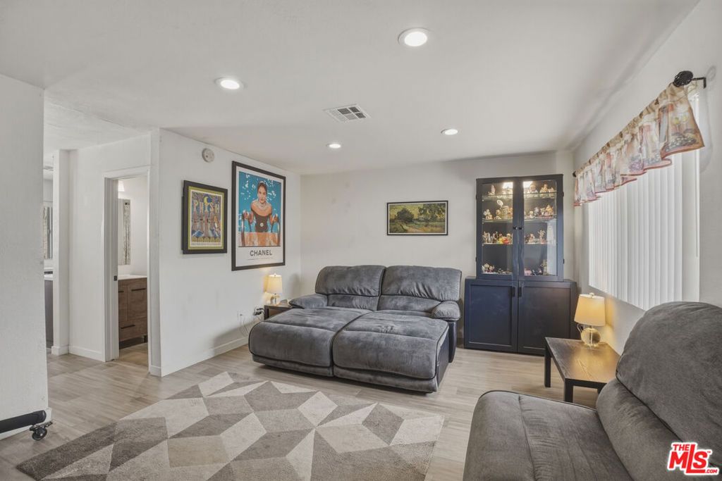 Photo of 907 N Inglewood Avenue #1, Inglewood, CA 90302 (MLS # 26687551)