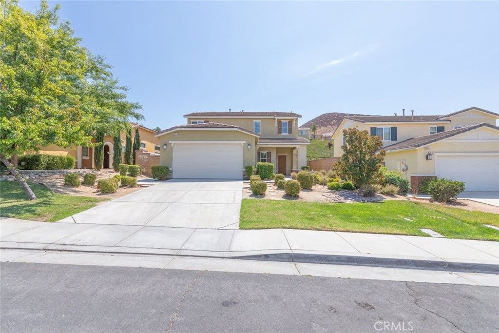 Photo of 35135 Sorrel Lane, Lake Elsinore, CA 92532 (MLS # OC25252039)