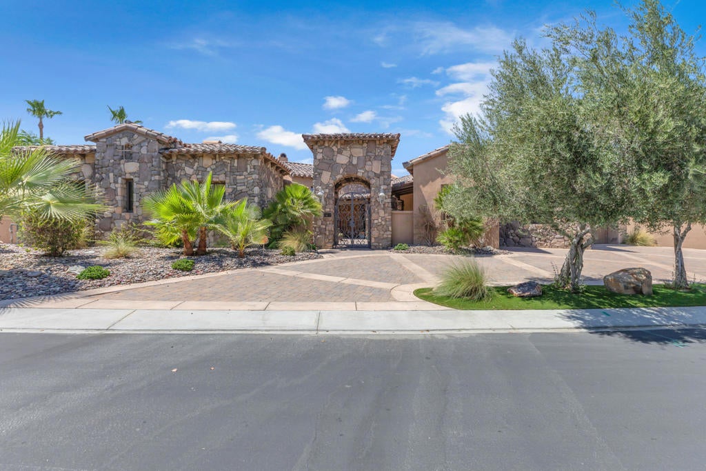 57895 E Stone Creek Trail