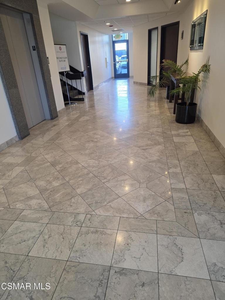 301 Science Drive 200