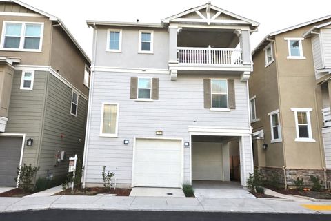 Photo of 37221 Salt Pond Pl Pl, Newark, CA 94560 (MLS # 41123249)