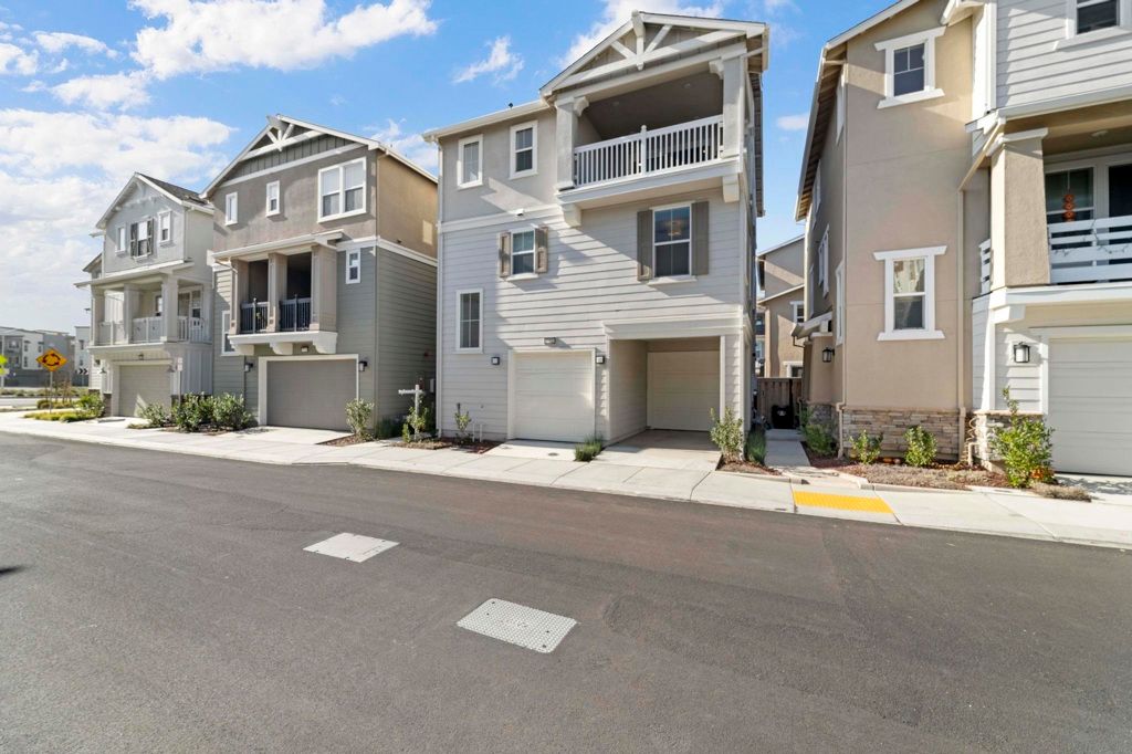 Photo of 37221 37221 Salt Pond Pl Pl, Newark, CA 94560 (MLS # 41123249)